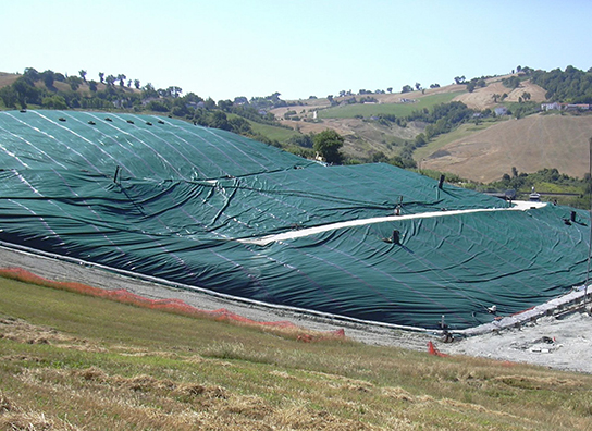 Copertura Con Telo Discarica Tolentino